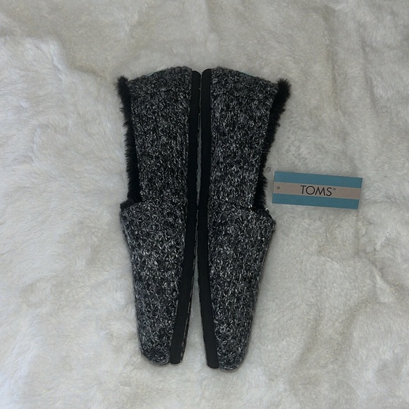 TOMS Belmont Black Gray Sweater Knit & Fur Interior Cozy Soft Slip Ons - Picture 7 of 14